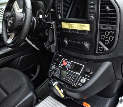 /assets/images/8/IuK_Fahrerraum_Polizei_Vito-52bde18e.jpg